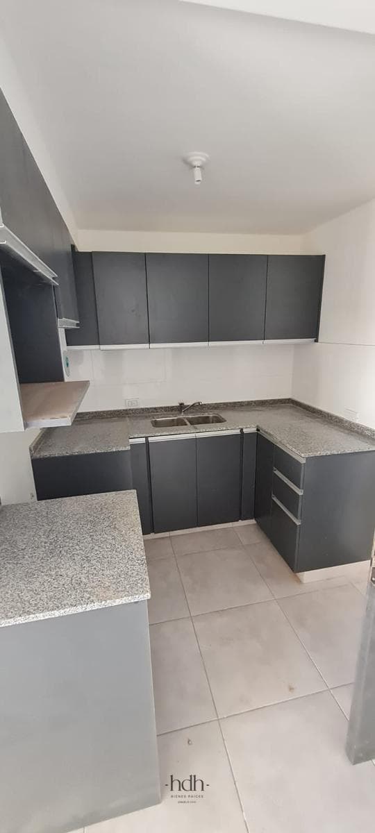 Apartment for sale in Guemes: 1 or 2 bedrooms, 1 bathroom, with a garage