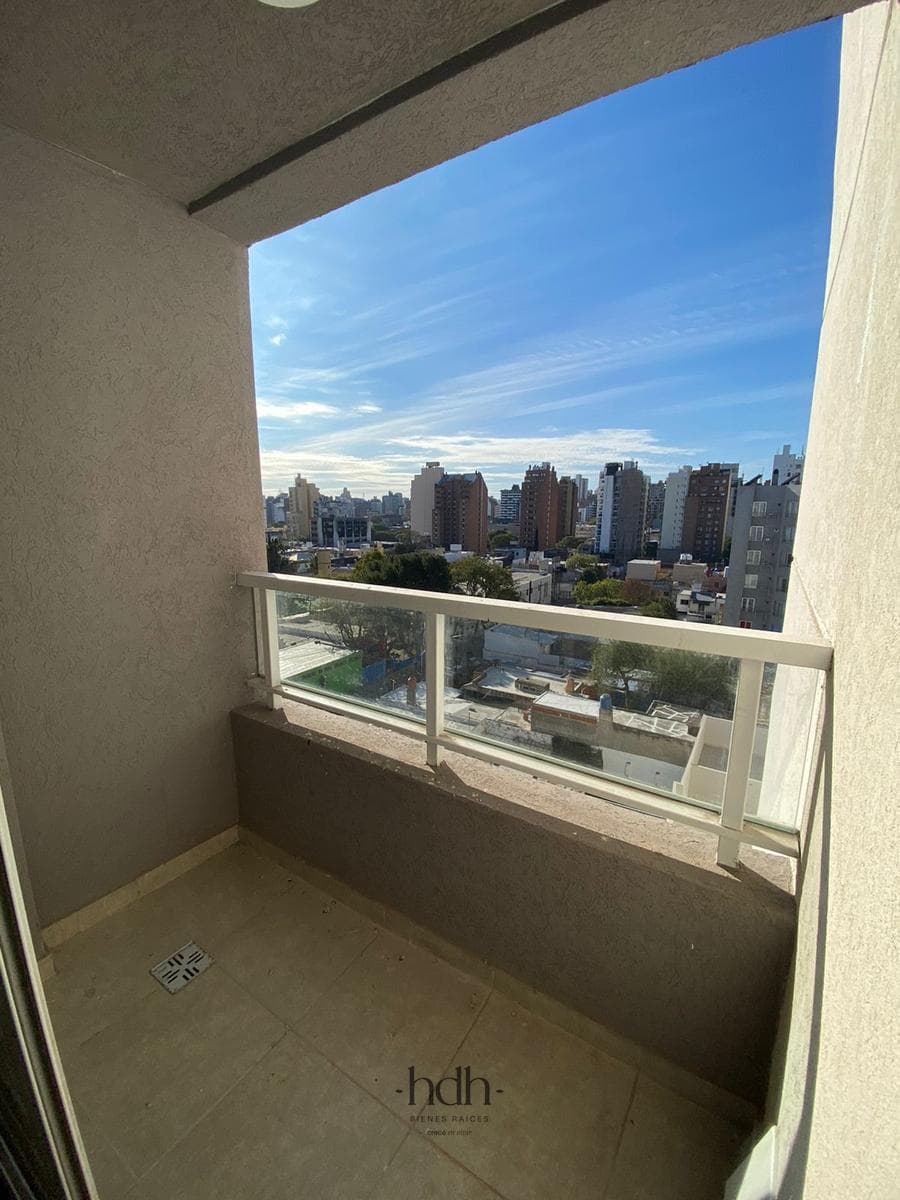 Apartment for sale in Guemes: 1 or 2 bedrooms, 1 bathroom, with a garage