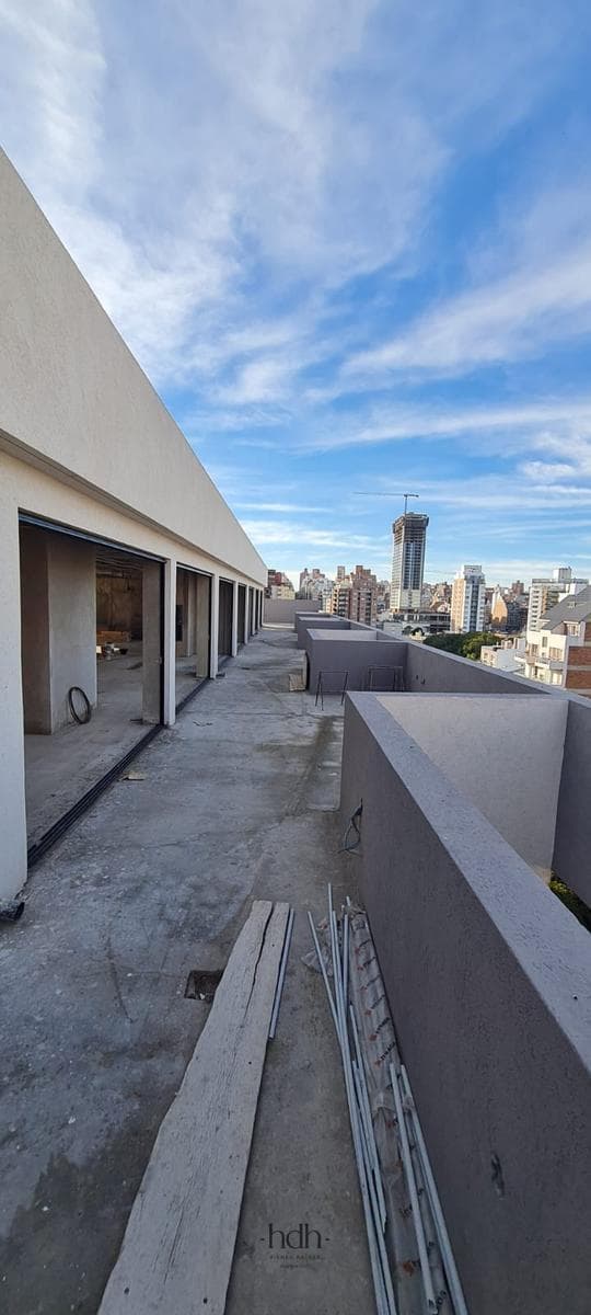 Apartment for sale in Guemes: 1 or 2 bedrooms, 1 bathroom, with a garage