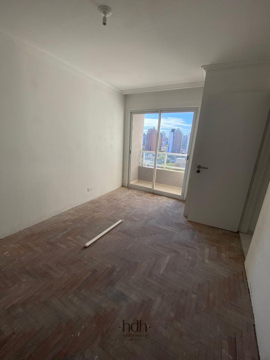 Apartment for sale in Guemes: 1 or 2 bedrooms, 1 bathroom, with a garage