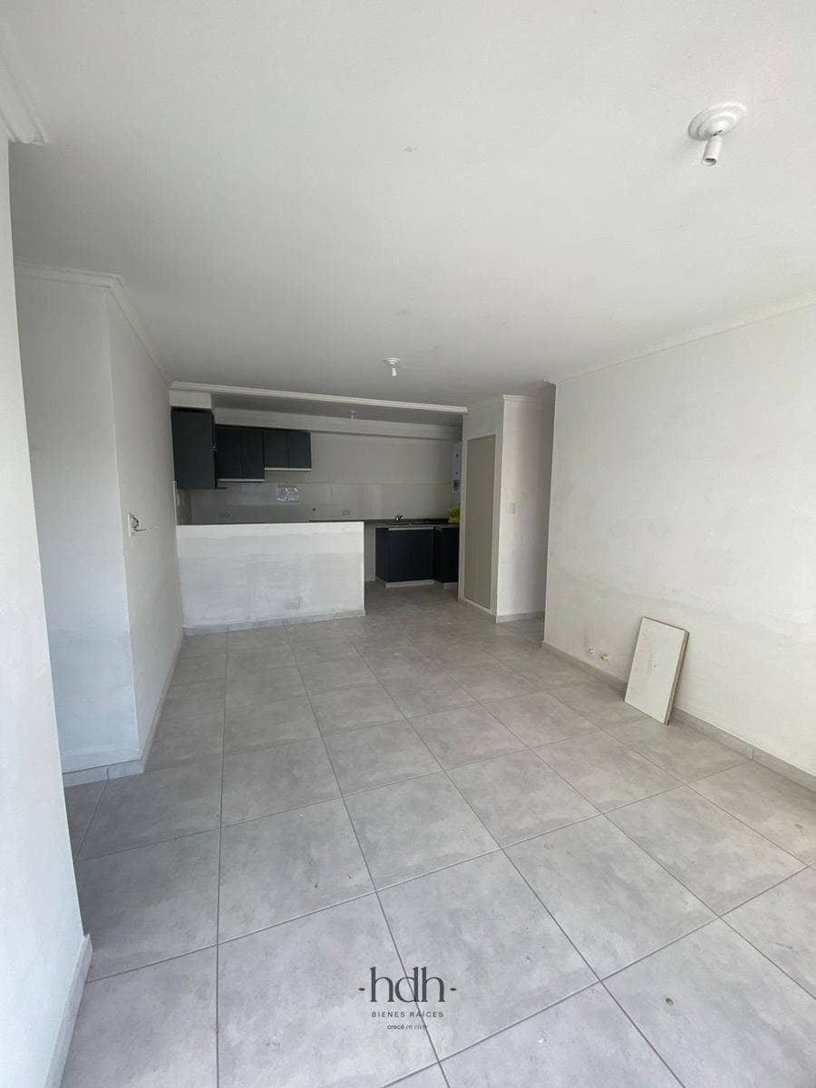 Apartment for sale in Guemes: 1 or 2 bedrooms, 1 bathroom, with a garage