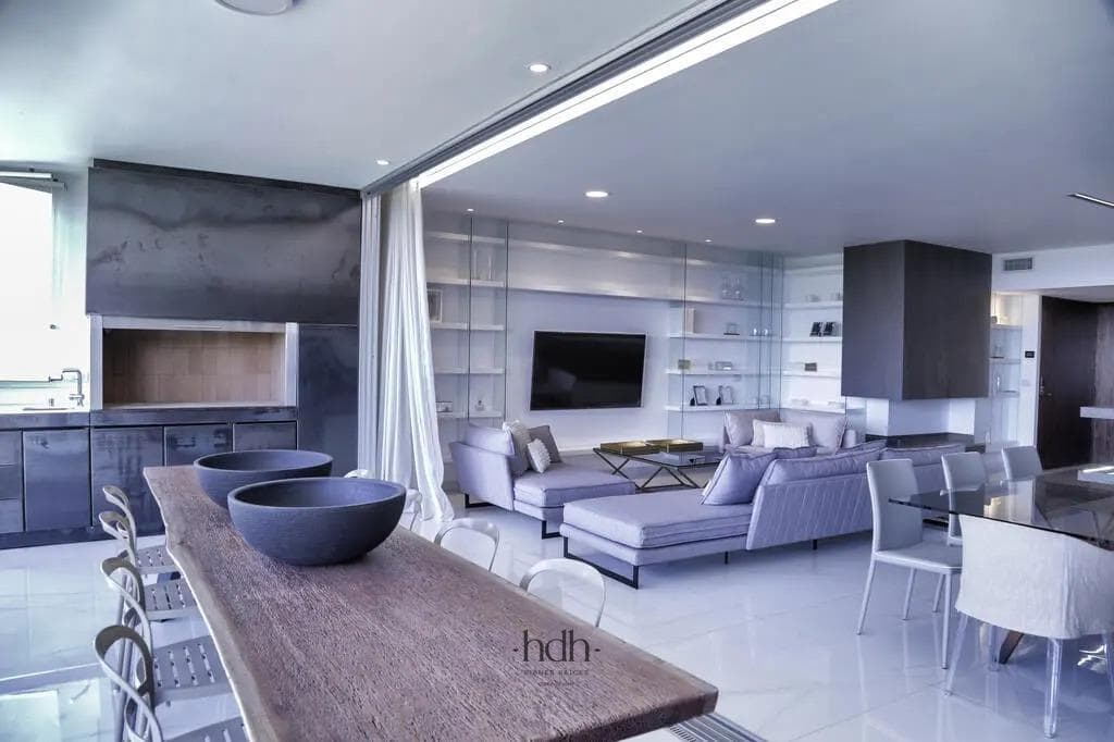 Apartment for sale on Avenida Laplace: 3 bedrooms, 4 bathrooms, with a garage, balcony, and brand-new pool