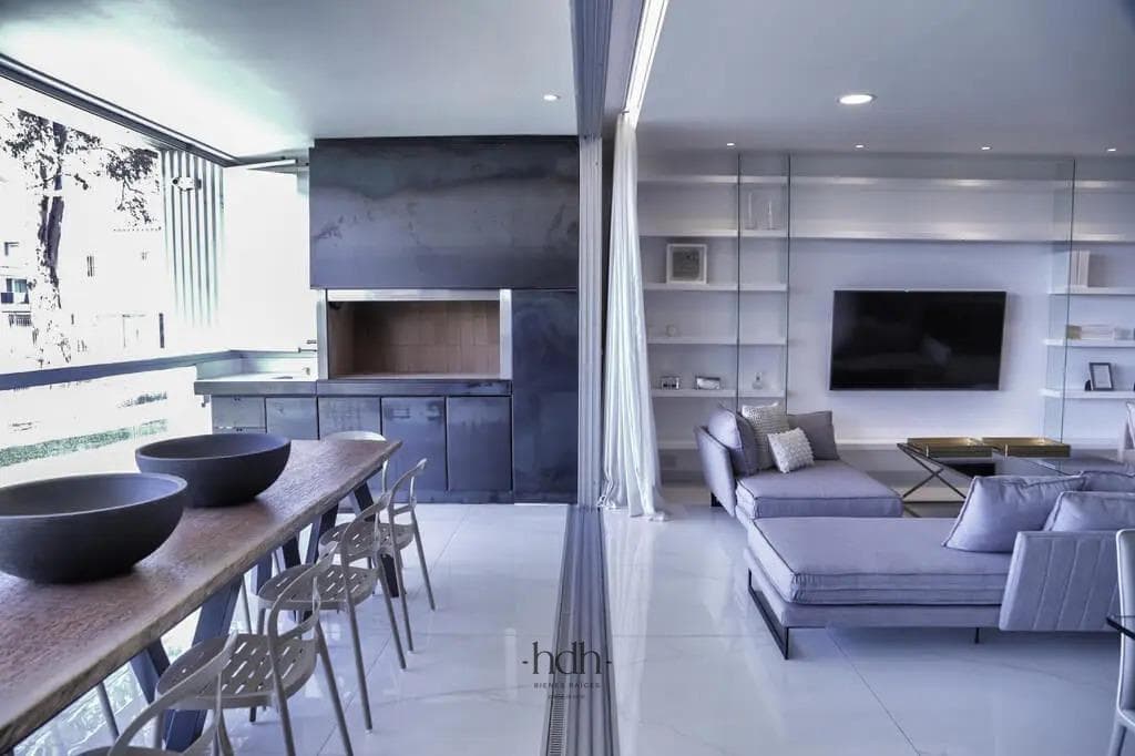 Apartment for sale on Avenida Laplace: 3 bedrooms, 4 bathrooms, with a garage, balcony, and brand-new pool