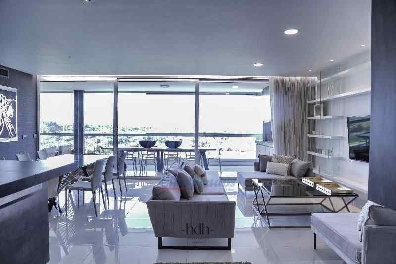 Apartment for sale in Villa Belgrano: 3 bedrooms, 5 bathrooms, with private double parking spaces and a pool