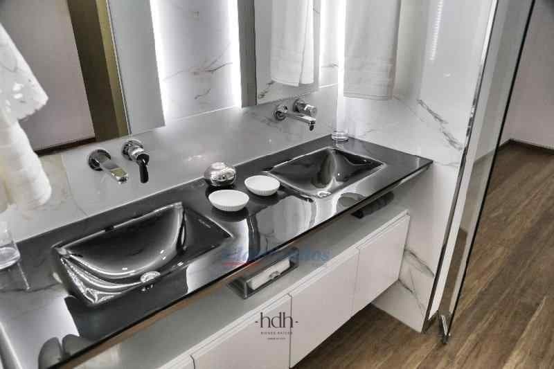 Apartment for sale in Villa Belgrano: 3 bedrooms, 5 bathrooms, with private double parking spaces and a pool