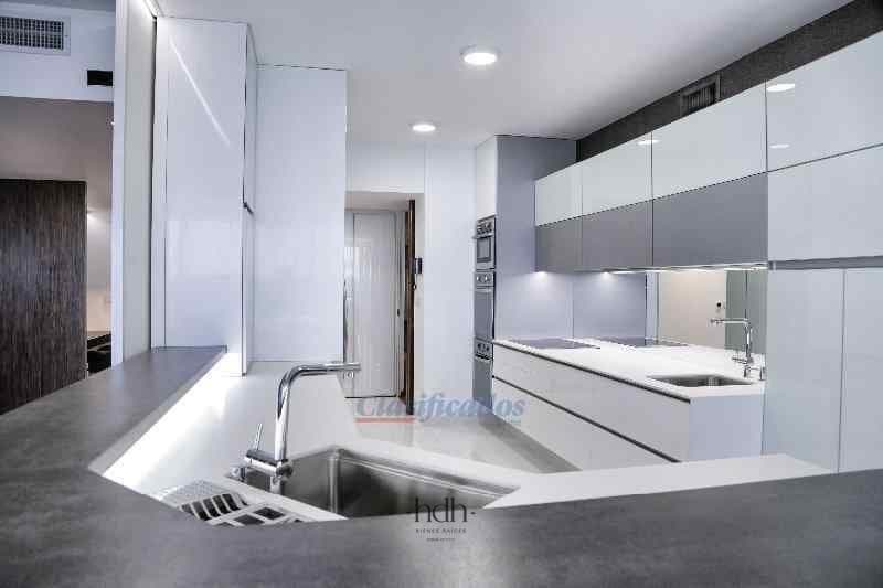 Apartment for sale in Villa Belgrano: 3 bedrooms, 5 bathrooms, with private double parking spaces and a pool