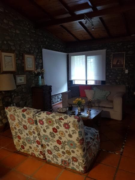 House in Lomas de San Martín: 4 bedrooms, 3 bathrooms, garage, pool, mortgage-eligible