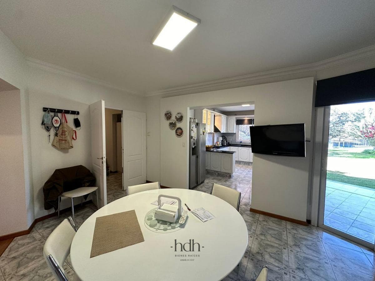 House for Sale at Country Jockey Club: 4 Bedrooms, 5 Bathrooms, Golf Course View