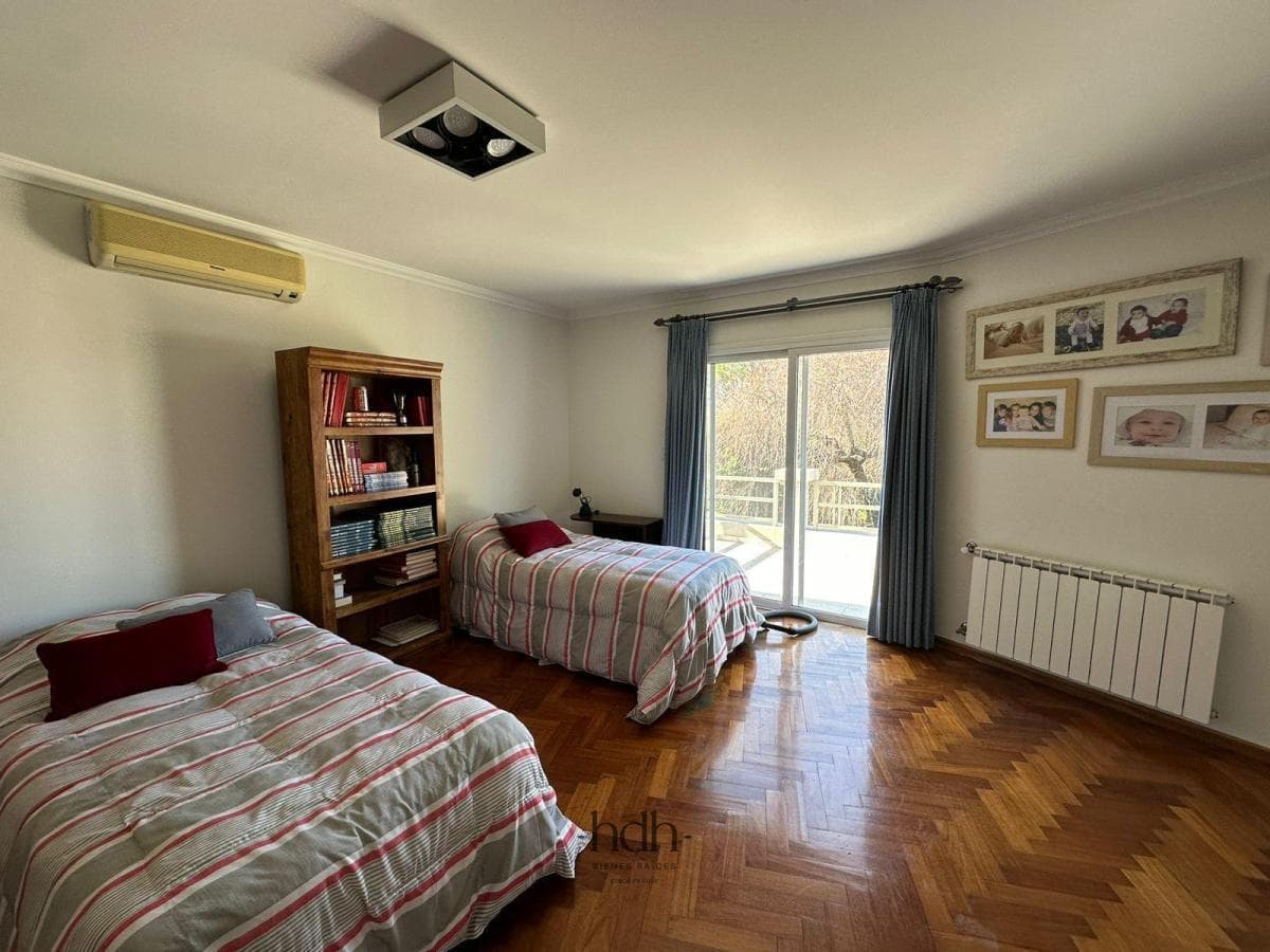 House for Sale at Country Jockey Club: 4 Bedrooms, 5 Bathrooms, Golf Course View