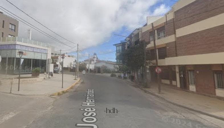 Apartment for Sale in Villa Carlos Paz: 1 Bedroom with Amenities