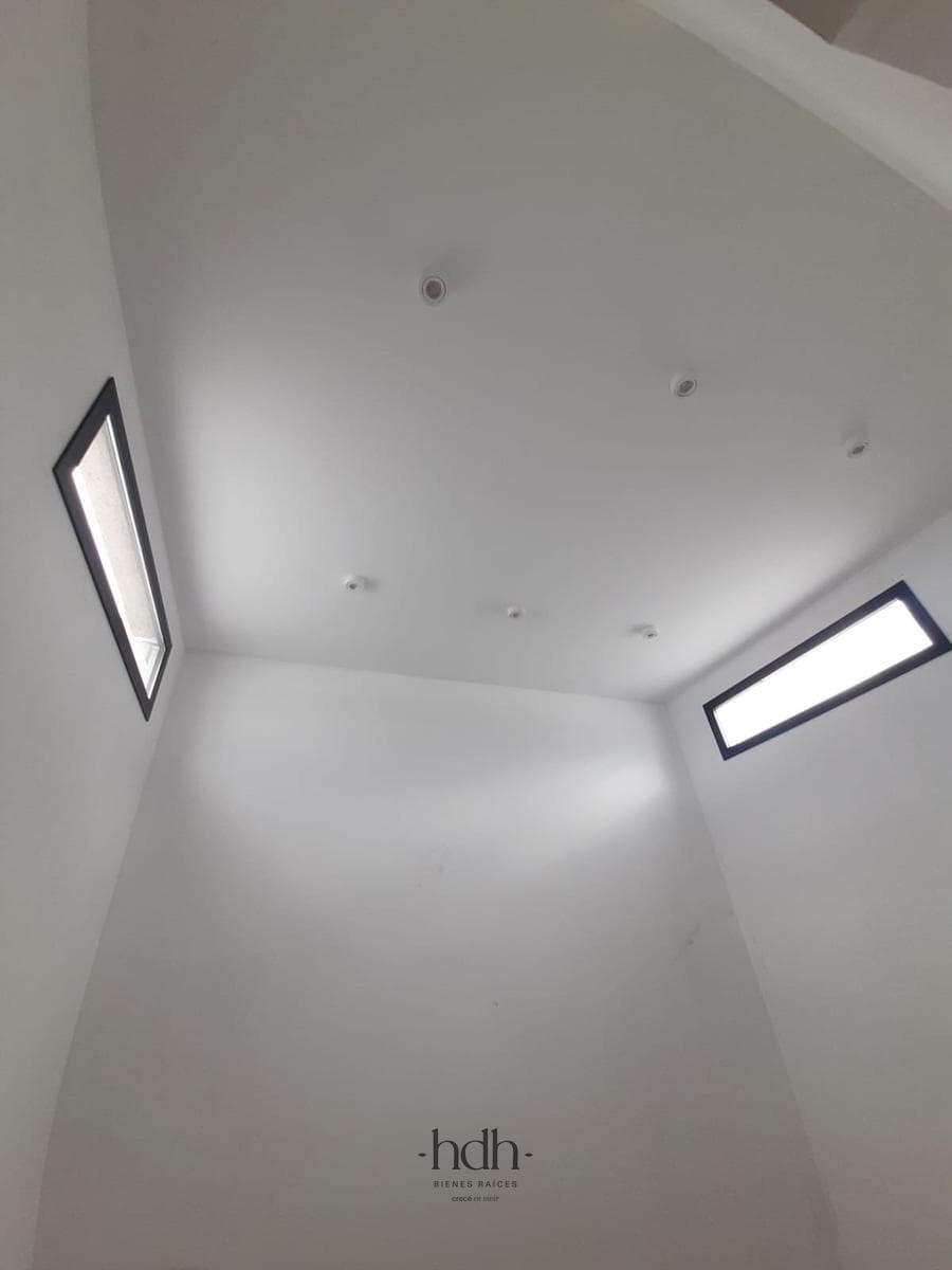 House for Sale: 3-Bedroom, 3-Bathroom Duplex with Barbecue Area and Security System