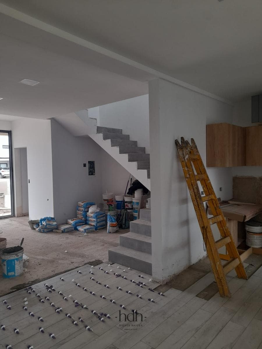 House for Sale: 3-Bedroom, 3-Bathroom Duplex with Barbecue Area and Security System