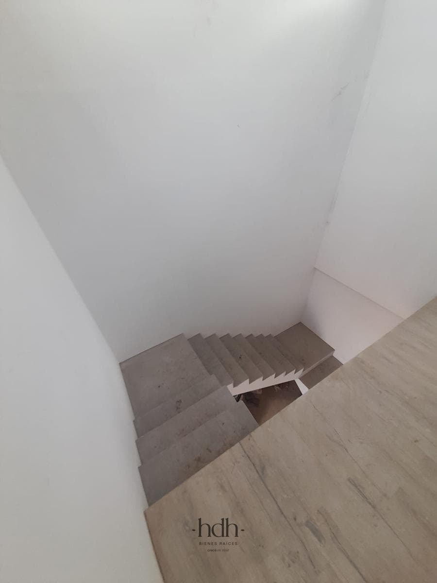 House for Sale: 3-Bedroom, 3-Bathroom Duplex with Barbecue Area and Security System