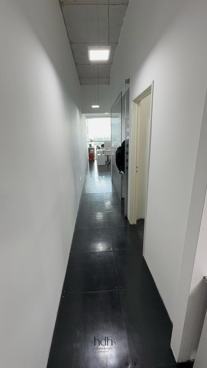 Fully Equipped 90 m2 Office with Kitchen and Underground Parking Space