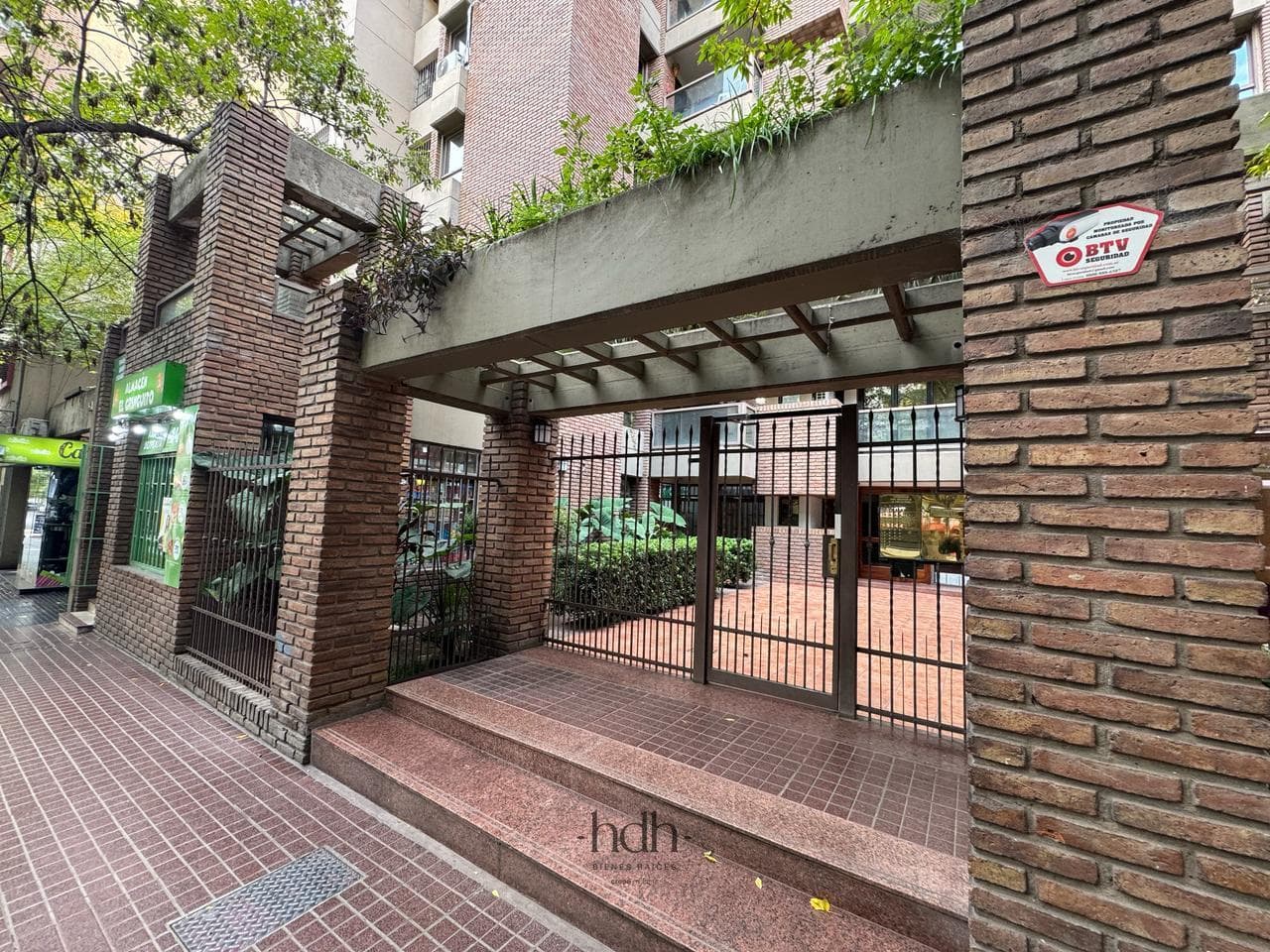 2-Bedroom, 2-Bathroom Apartment in Nueva Córdoba with a Balcony and a Spacious Living-Dining Room
