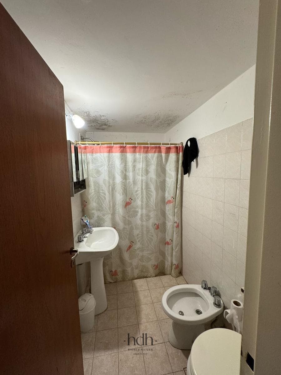 2-Bedroom, 2-Bathroom Apartment in Nueva Córdoba with a Balcony and a Spacious Living-Dining Room