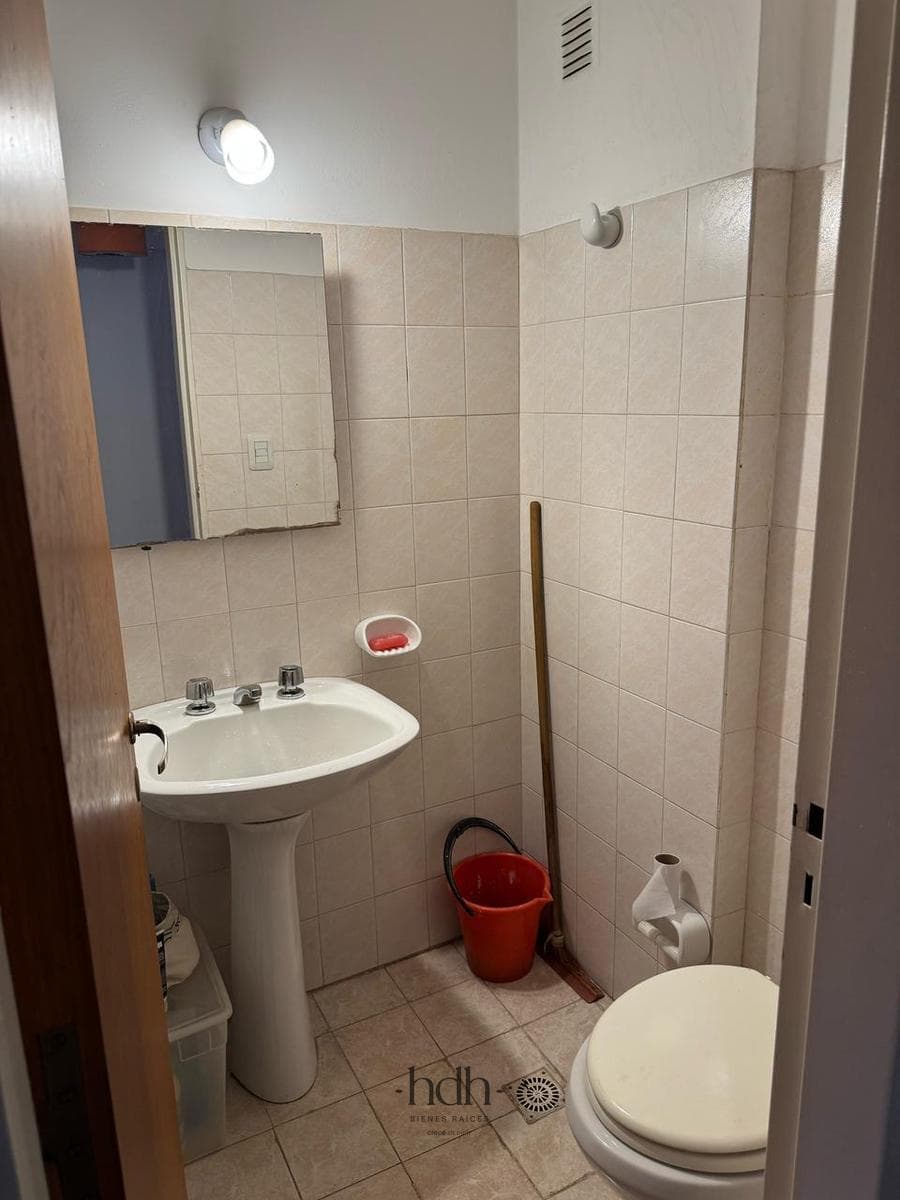 2-Bedroom, 2-Bathroom Apartment in Nueva Córdoba with a Balcony and a Spacious Living-Dining Room
