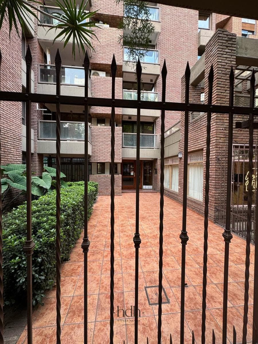 2-Bedroom, 2-Bathroom Apartment in Nueva Córdoba with a Balcony and a Spacious Living-Dining Room