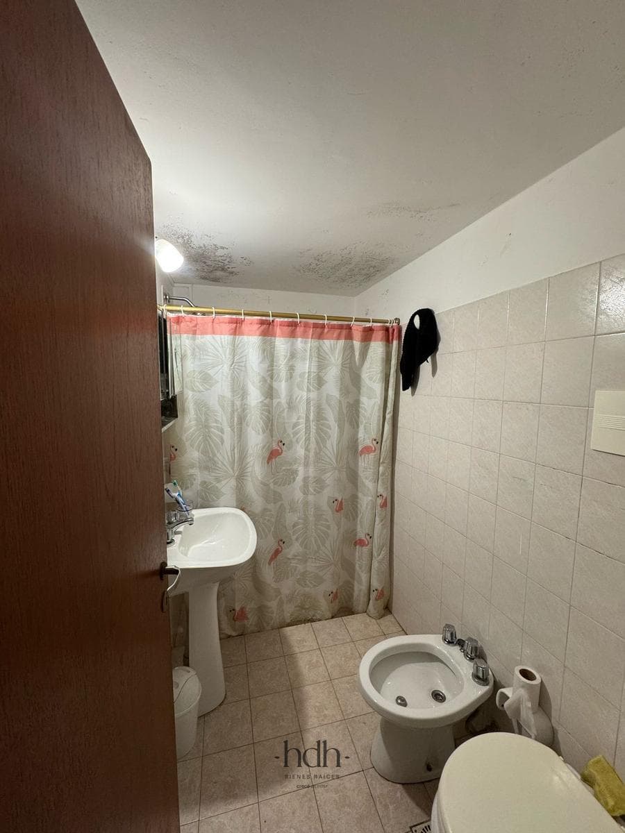 2-Bedroom, 2-Bathroom Apartment in Nueva Córdoba with a Balcony and a Spacious Living-Dining Room