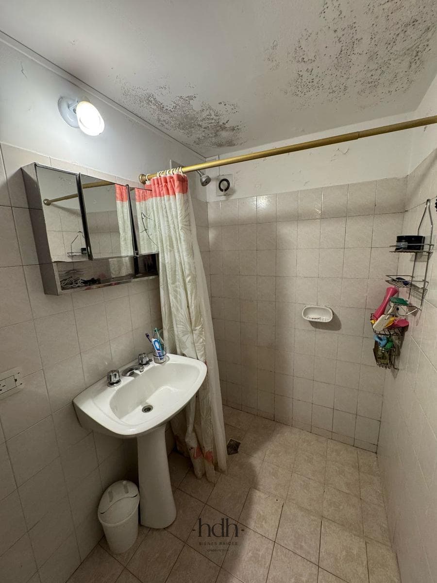 2-Bedroom, 2-Bathroom Apartment in Nueva Córdoba with a Balcony and a Spacious Living-Dining Room