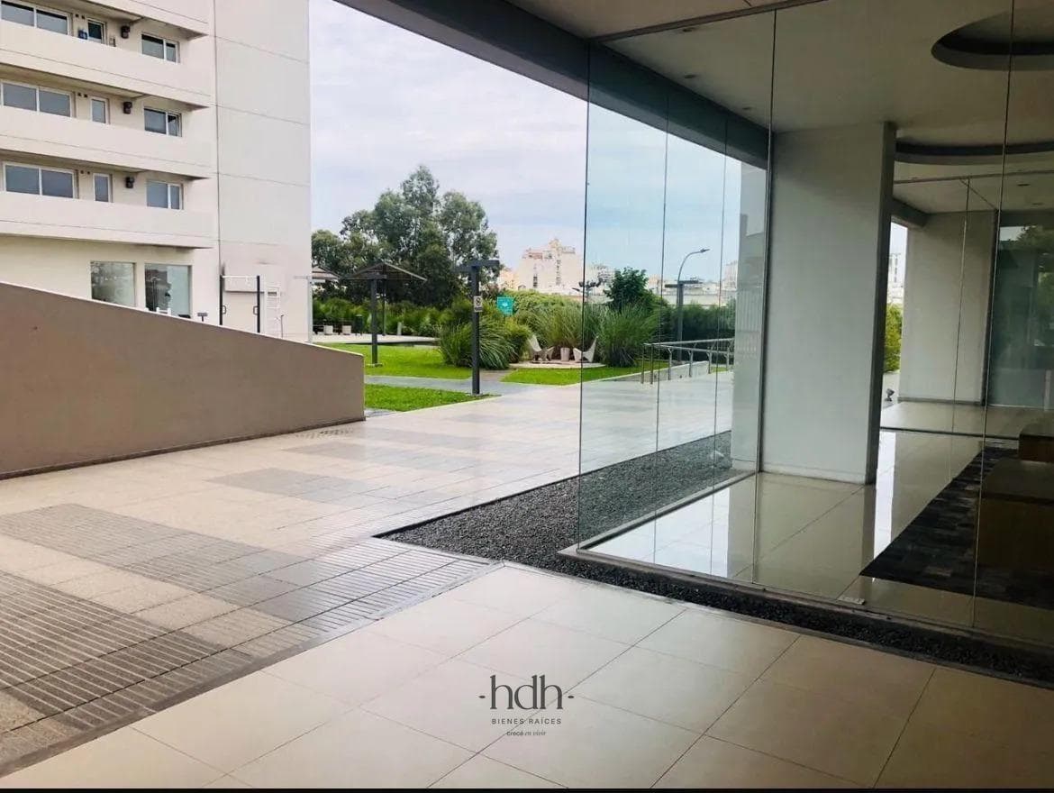 Apartment in General Paz: 1 bedroom, separate kitchen, 22nd floor, with amenities