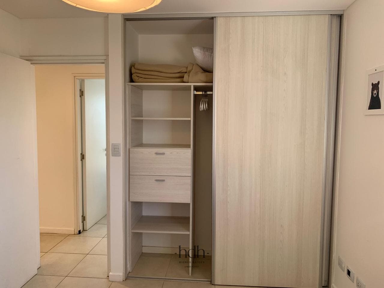 Apartment in General Paz: 1 bedroom, separate kitchen, 22nd floor, with amenities