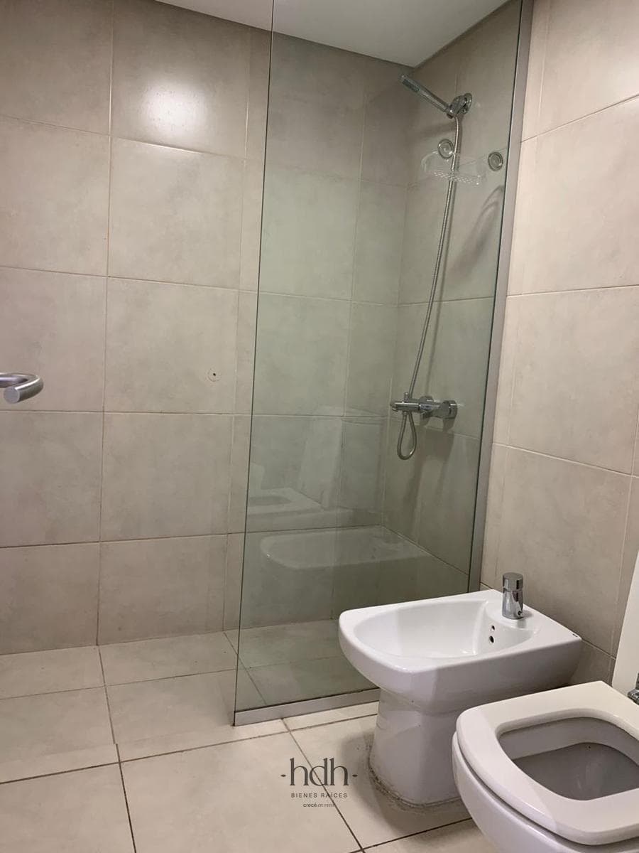 Apartment in General Paz: 1 bedroom, separate kitchen, 22nd floor, with amenities