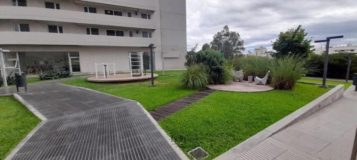 Apartment in General Paz: 1 bedroom, separate kitchen, 22nd floor, with amenities