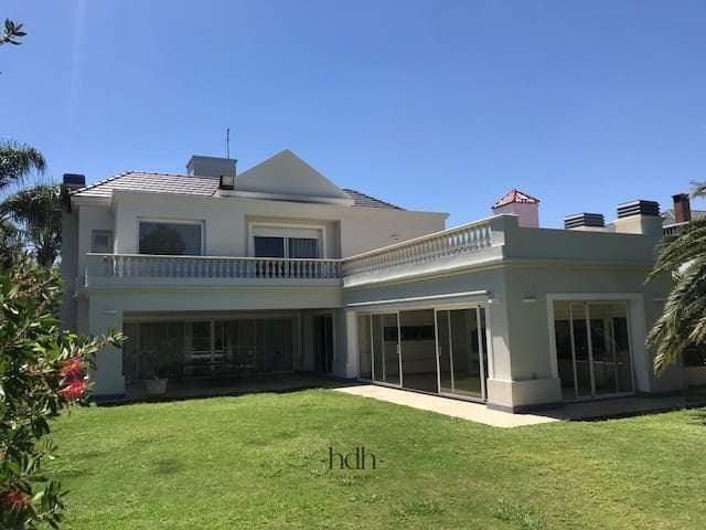 Luxury Home in Jockey Club