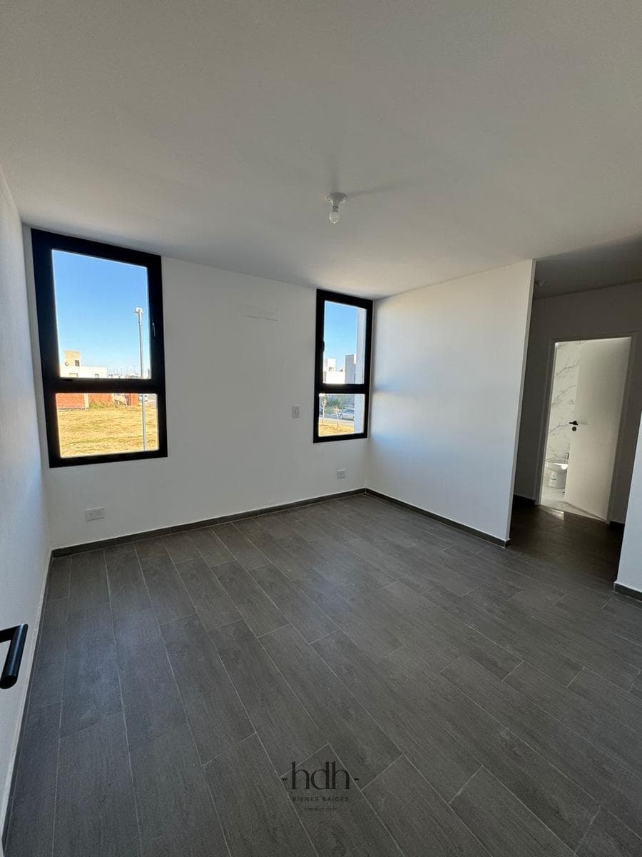 3-Bedroom, 3-Bathroom Duplex with Garage and Barbecue Area