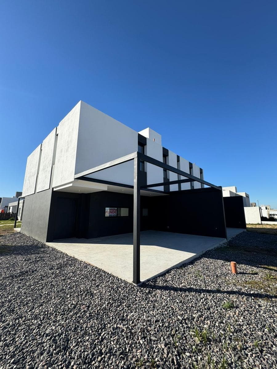3-Bedroom, 3-Bathroom Duplex with Garage and Barbecue Area