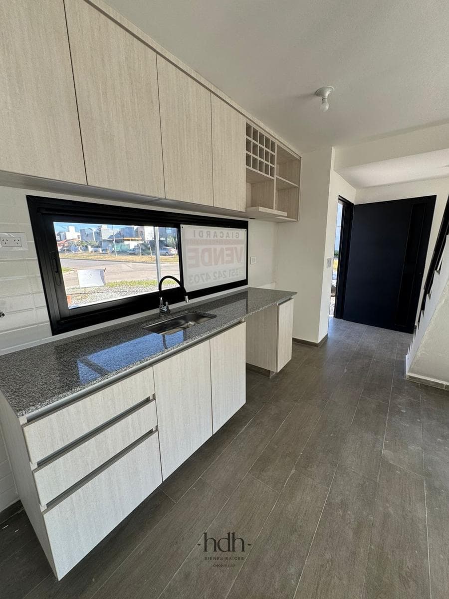 3-Bedroom, 3-Bathroom Duplex with Garage and Barbecue Area