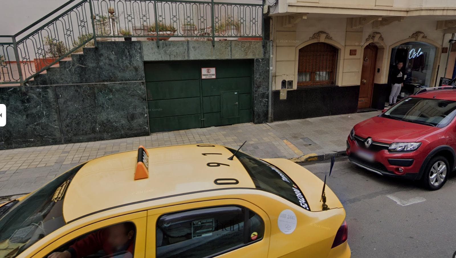 Garage in Nueva Córdoba on Obispo Oro Street