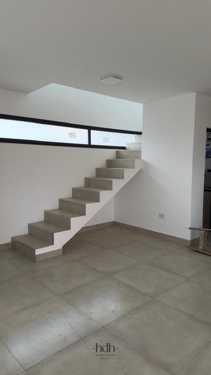 House on Docta Boulevard: 2 bedrooms, 2 bathrooms, patio, security