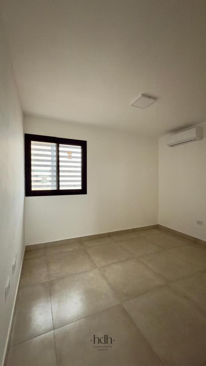 House on Docta Boulevard: 2 bedrooms, 2 bathrooms, patio, security