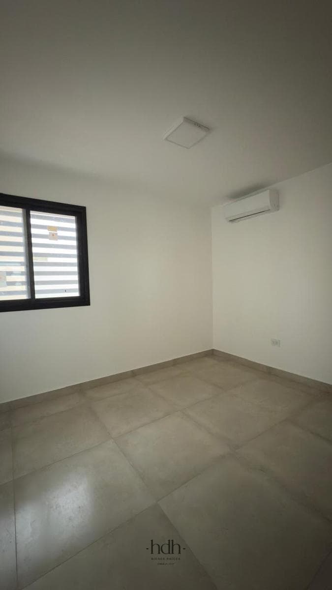 House on Docta Boulevard: 2 bedrooms, 2 bathrooms, patio, security