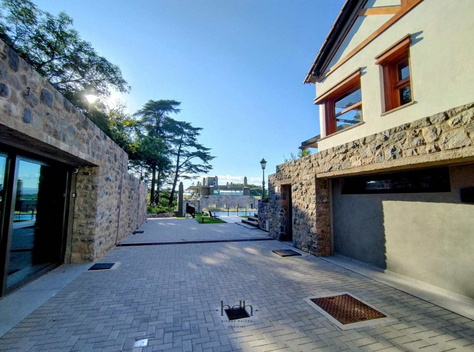 Apartment for sale in Villa Belgrano: 2 bedrooms, 2 bathrooms, with garage and amenities