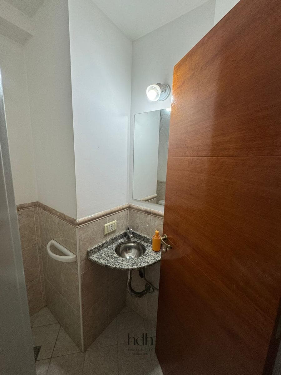 Apartment for Sale: 2 Bedrooms, 2 Bathrooms