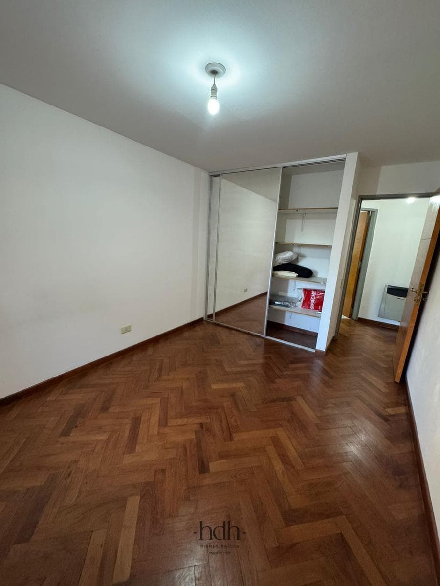 Apartment for Sale: 2 Bedrooms, 2 Bathrooms