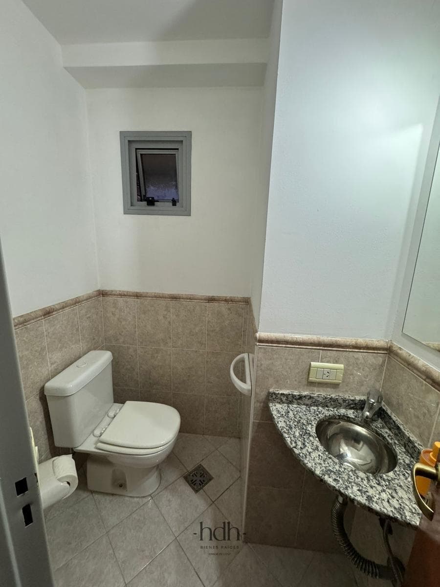 Apartment for Sale: 2 Bedrooms, 2 Bathrooms