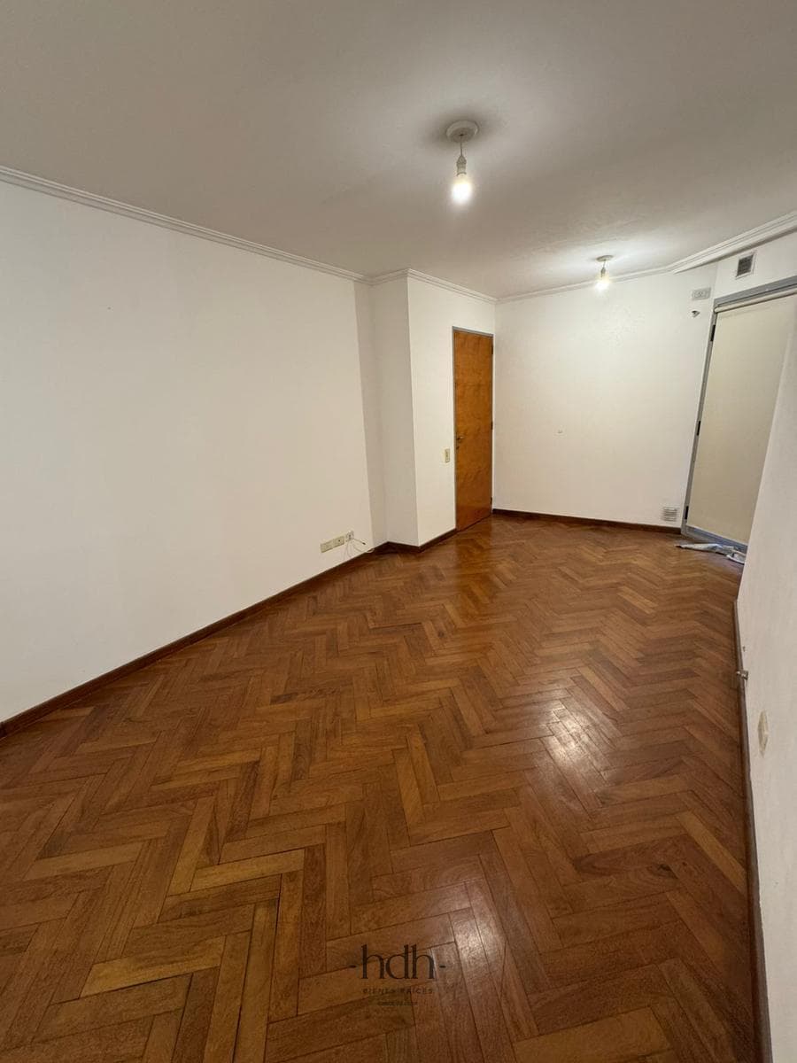Apartment for Sale: 2 Bedrooms, 2 Bathrooms