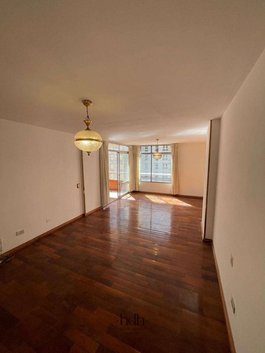 3-bedroom apartment for sale with a balcony and terrace in Nueva Córdoba