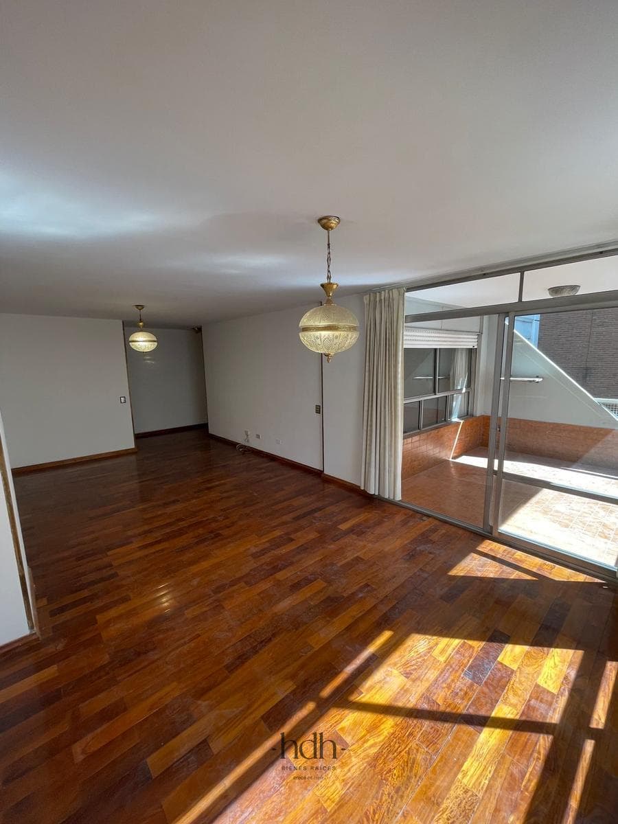 3-bedroom apartment for sale with a balcony and terrace in Nueva Córdoba