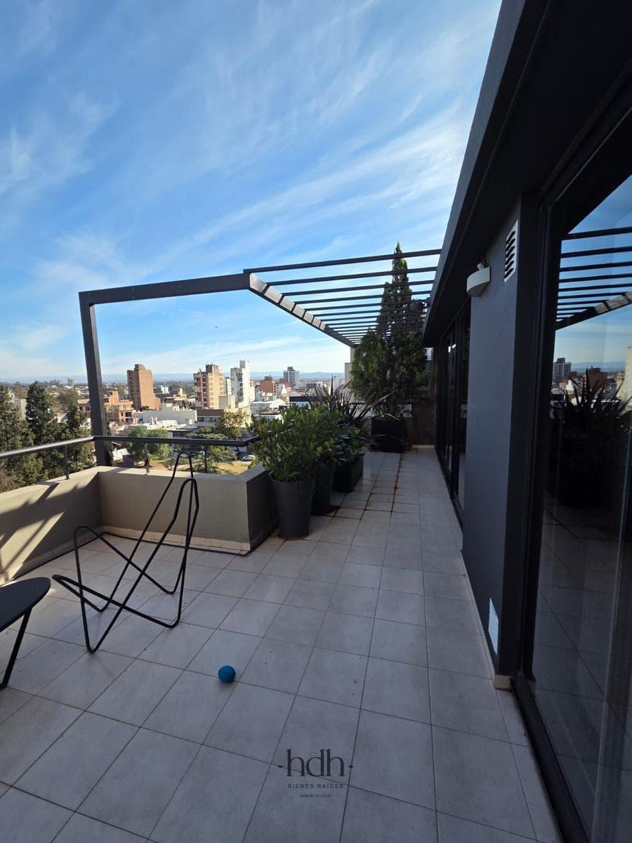 Apartment for Sale: 2-bedroom, 2-bathroom apartment with a terrace and garage