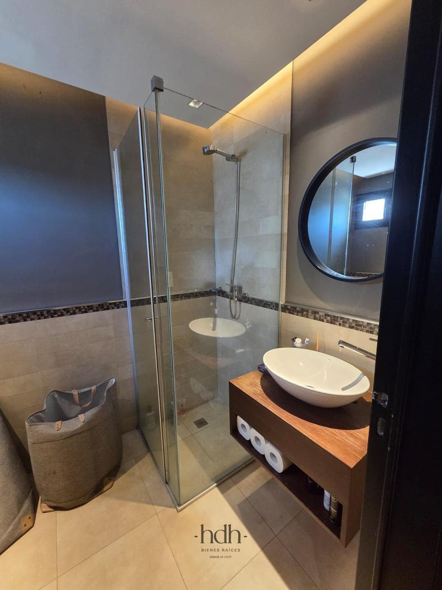 Apartment for Sale: 2-bedroom, 2-bathroom apartment with a terrace and garage