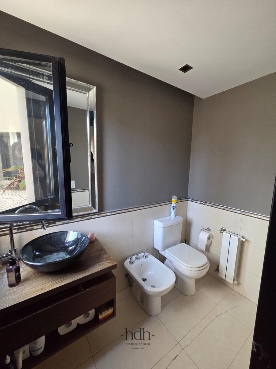 Apartment for Sale: 2-bedroom, 2-bathroom apartment with a terrace and garage