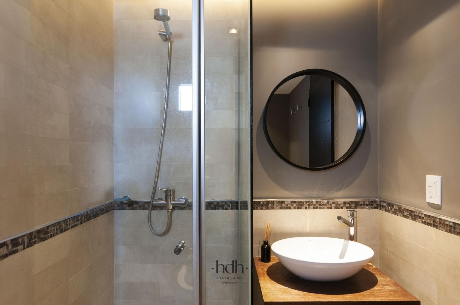 Apartment for Sale: 2-bedroom, 2-bathroom apartment with a terrace and garage