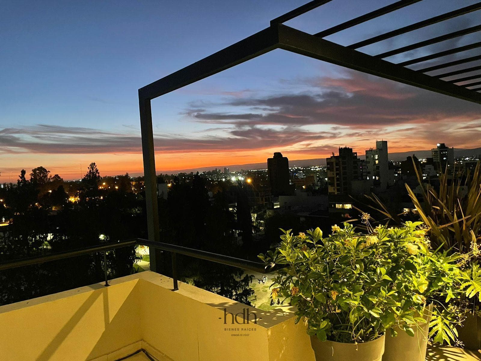 Apartment for Sale: 2-bedroom, 2-bathroom apartment with a terrace and garage