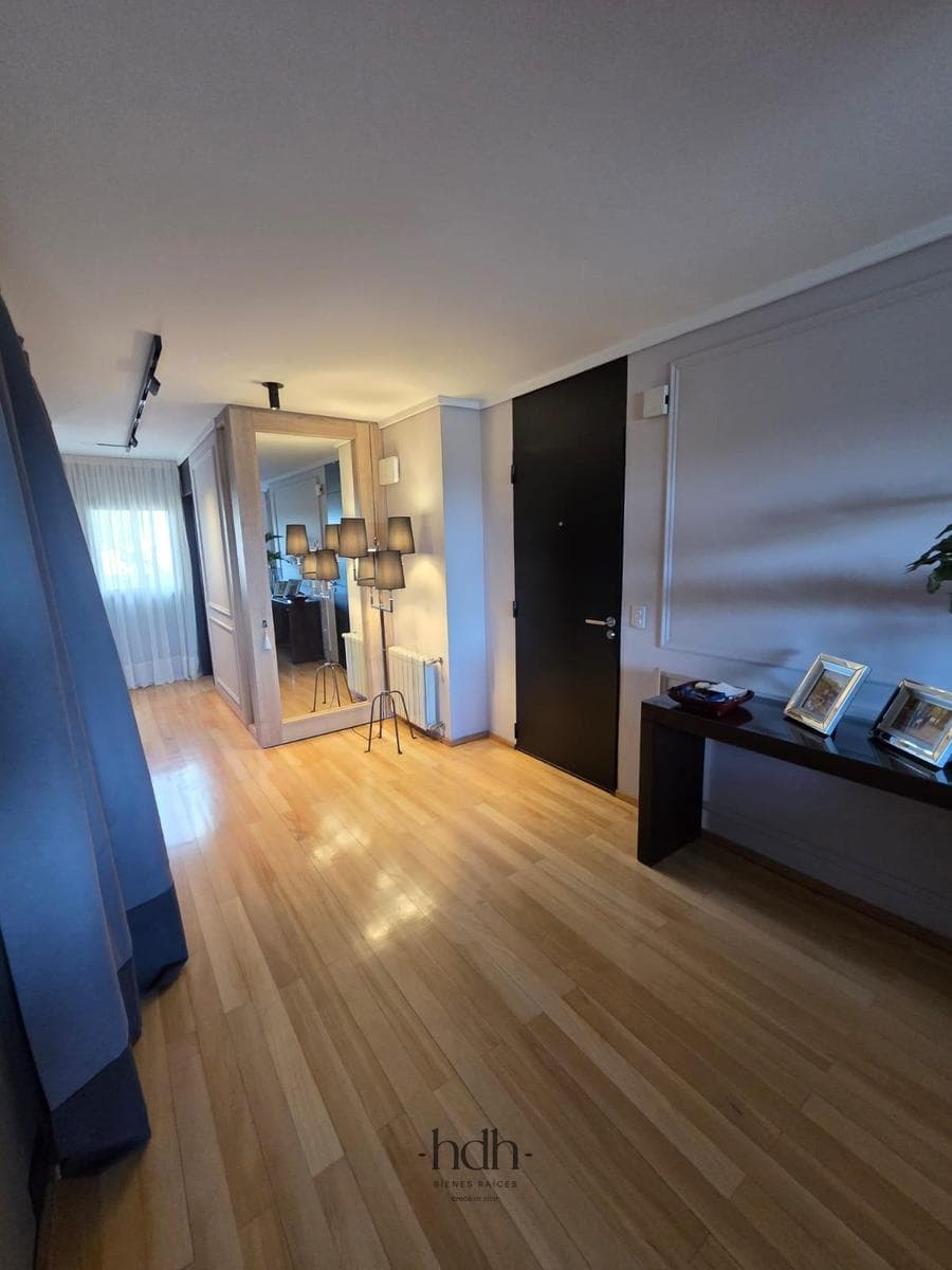 Apartment for Sale: 2-bedroom, 2-bathroom apartment with a terrace and garage