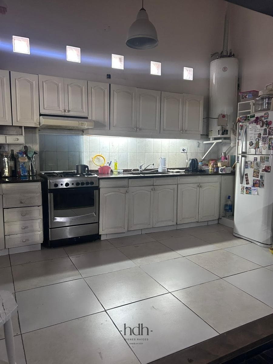 3-bedroom house for sale with a patio and pool in Villa Belgrano